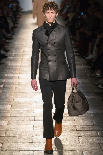 Look 36